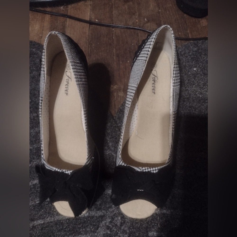 Black and white wedges